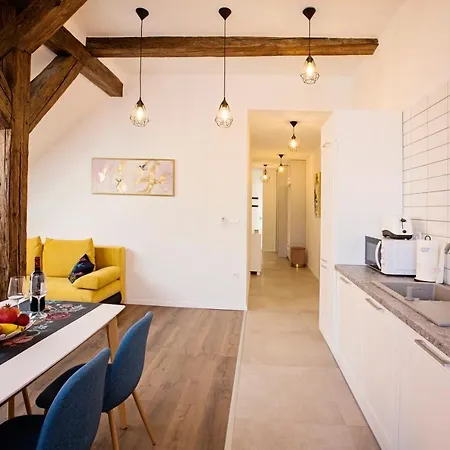 Apartment Old Design Studio *